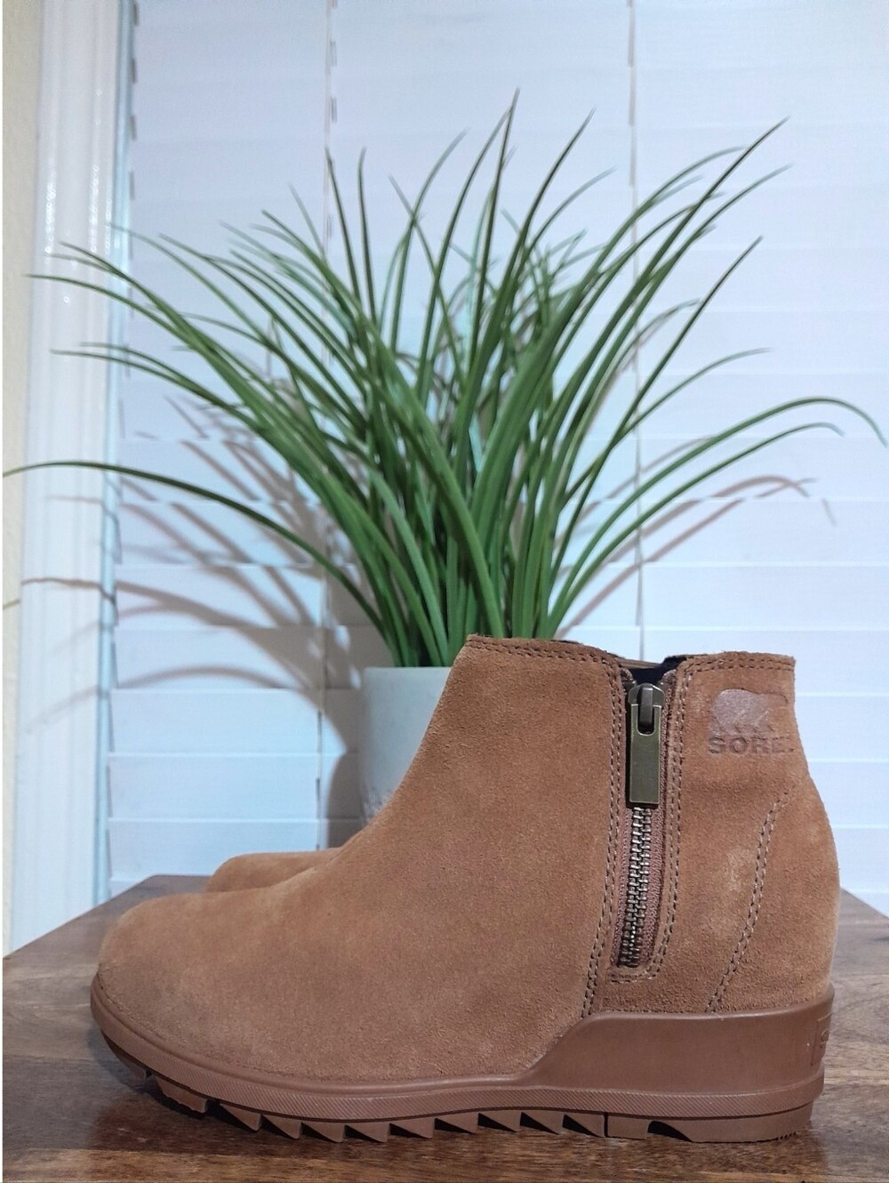 Sorel Evie brown suede/leather slip on side zip shoes women's Sz 7.5 - Picture 2 of 7